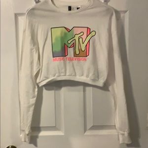 White H&M cropped MTV shirt